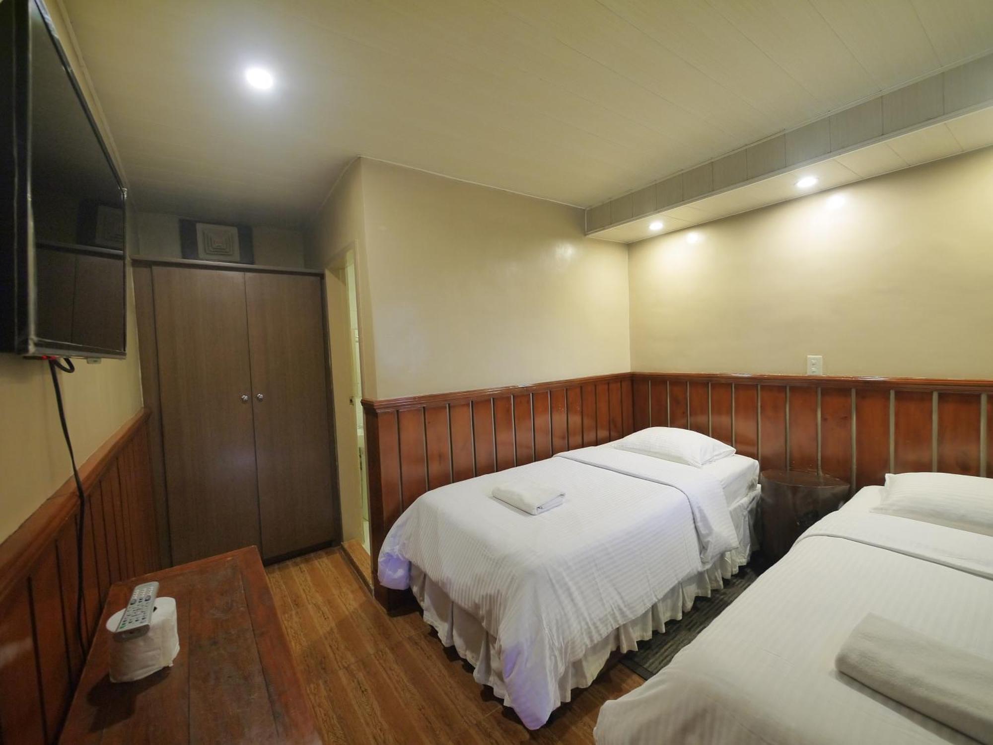 Mountain Lodge And Restaurant Baguio City Exteriör bild