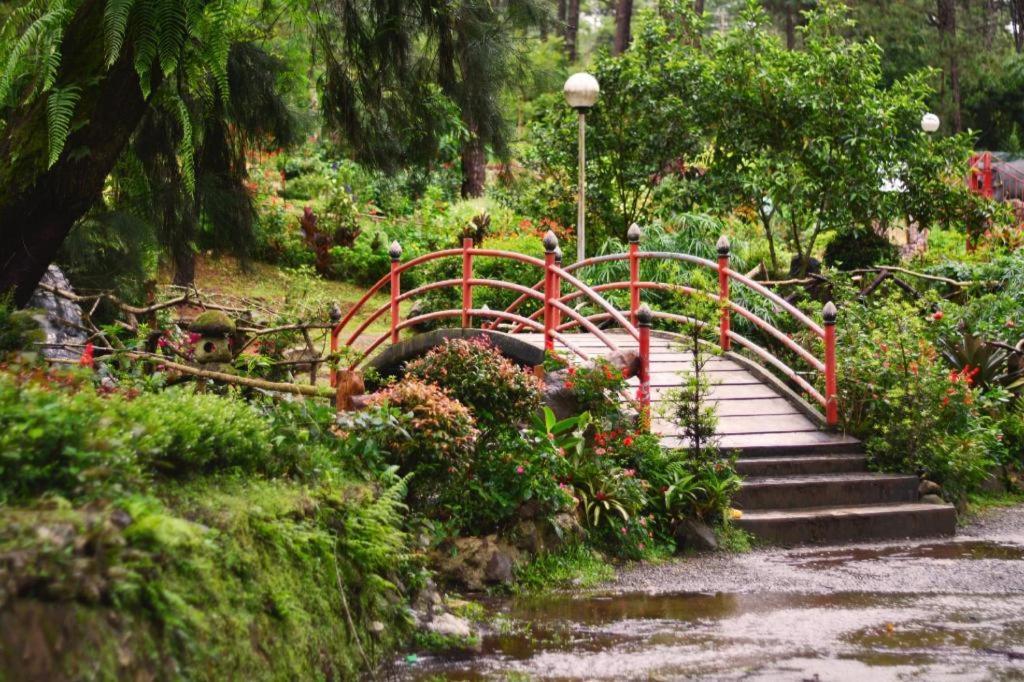 Mountain Lodge And Restaurant Baguio City Exteriör bild
